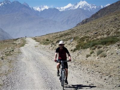 Simon Barrett Cycling on the  tour with redspokes